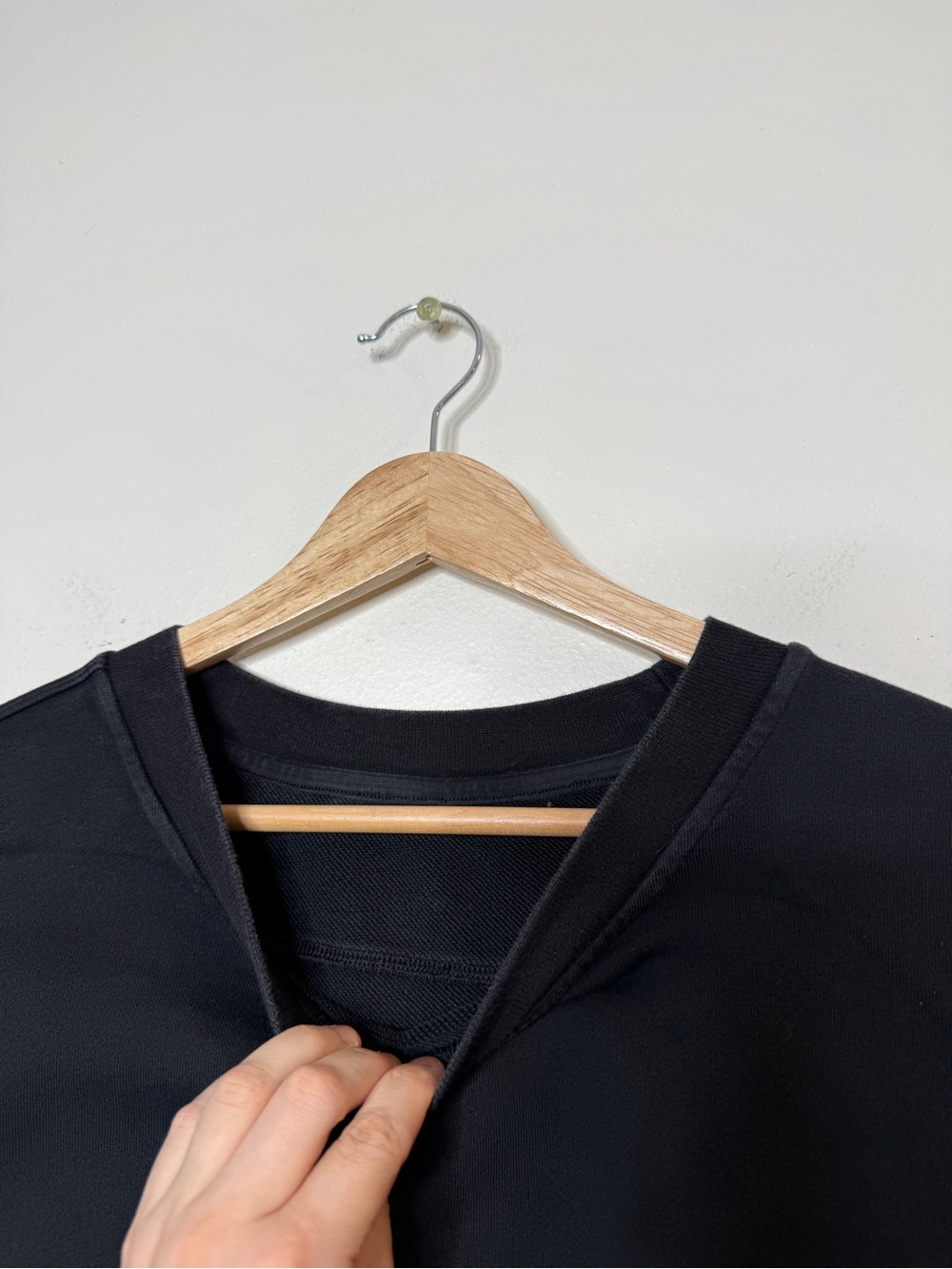 Lululemon Perfectly Oversized Crewneck in black - Picture 8 of 8